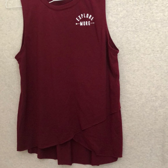 W “Explore More” Tank - Picture 3 of 4